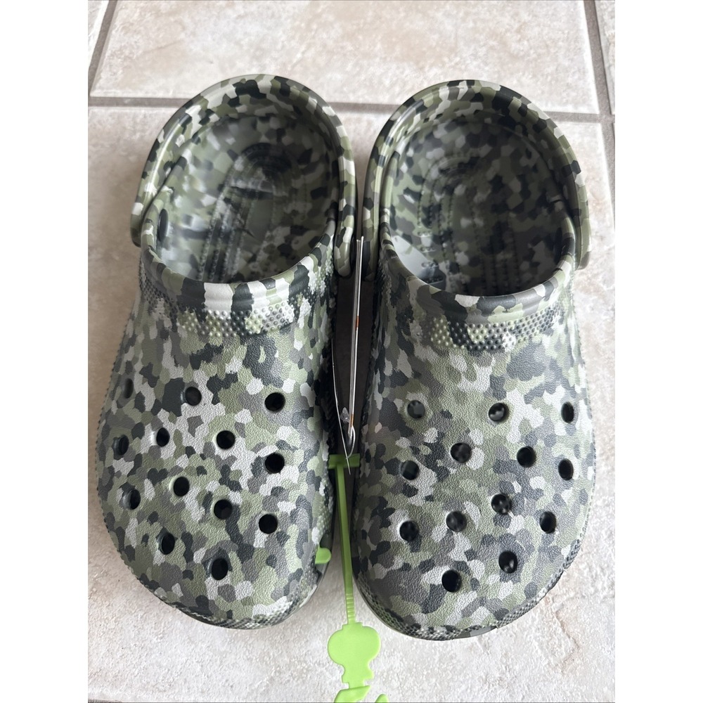 Crocs Classic Confetti Clog Shoes Mens Sz 6 Women Sz 8 Army Green Camo Slip On